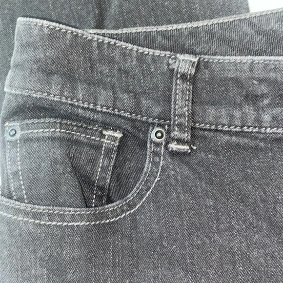 Chico’s Platinum Black Denim 5 Pocket Mid-Rise Straight Leg Jeans Chico Sz .5=6 - Picture 4 of 9